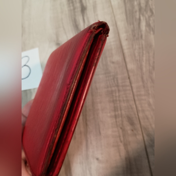 LOUIS VUITTON Bi -fold wallet Epi Leather Authentic red ♥️🍒 - Picture 5 of 12